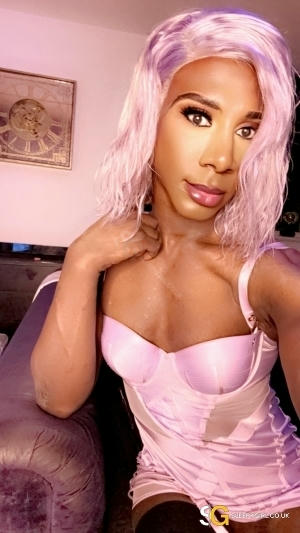 Gay Escort Alisha Sky 28yr - double penetration