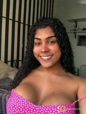 Bisexual Escort Gabriela Reis 23yr - licking