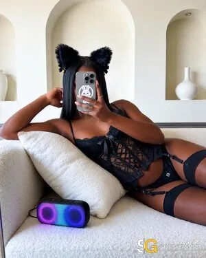 Gay Escort Naomi 24yr - always safe sex