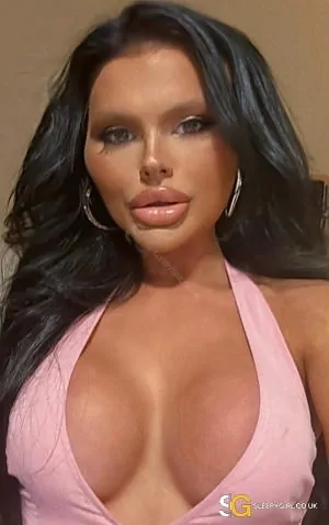 Bisexual Escort Olivia 23yr - licking
