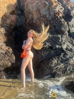 Bisexual Escort Suzie Xxl 22yr - shoes
