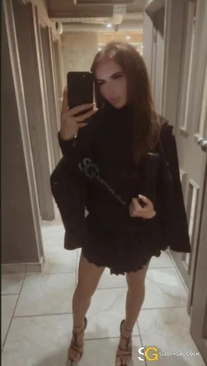 Bisexual Escort Maisy 24yr - sucking
